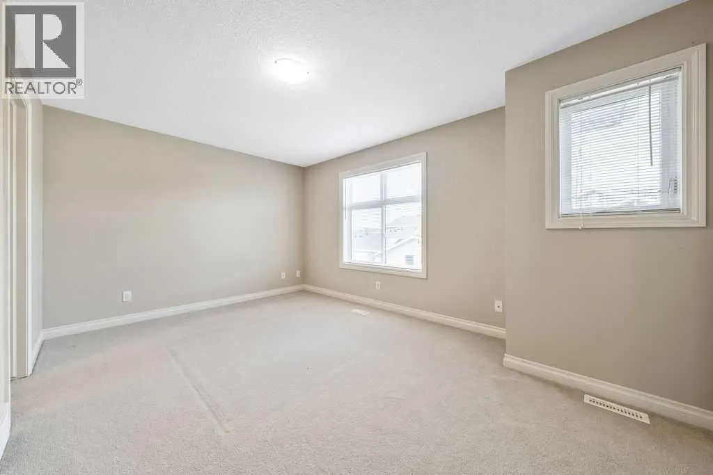 313 Strathcona Circle