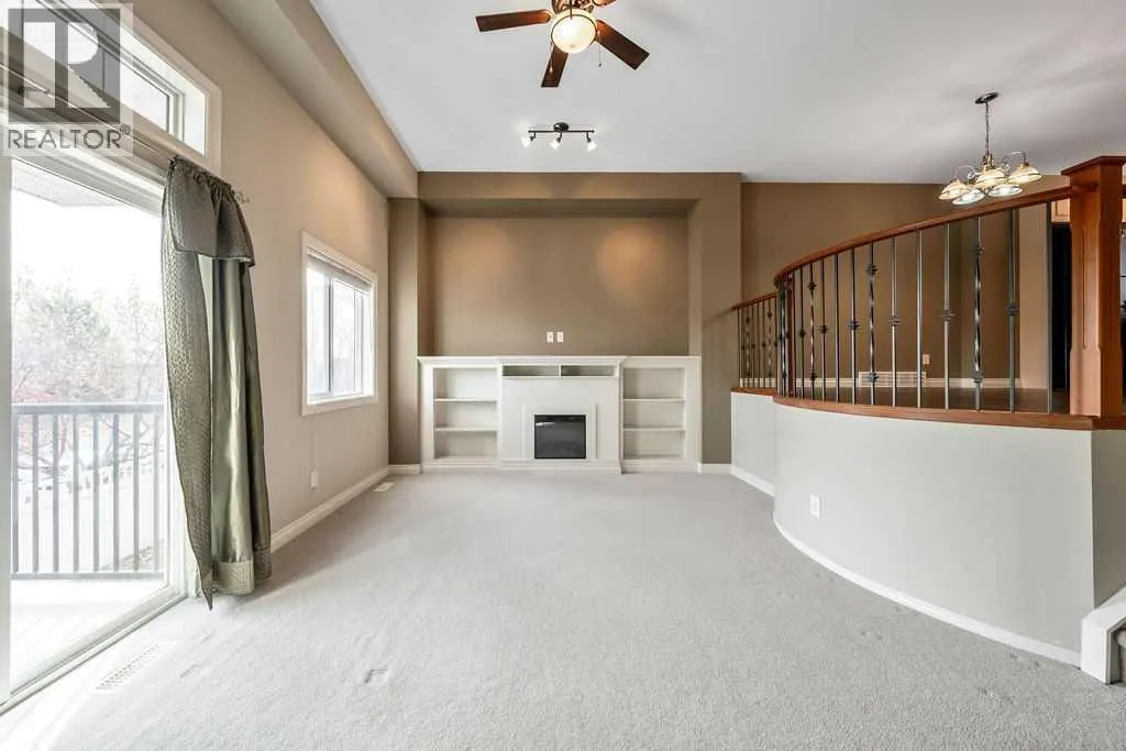 313 Strathcona Circle