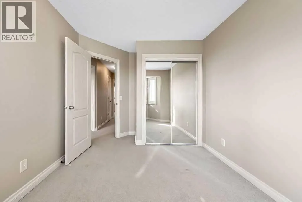 313 Strathcona Circle