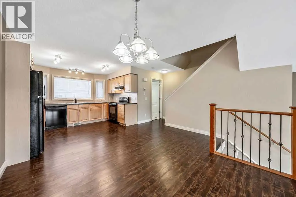 313 Strathcona Circle