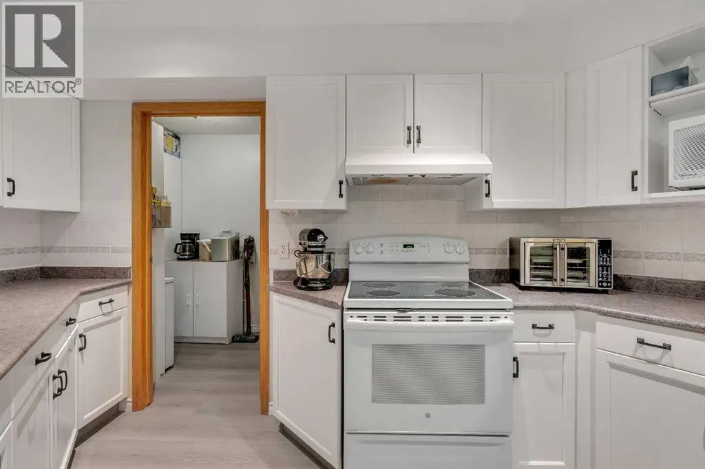 122, 7229 Sierra Morena Boulevard SW