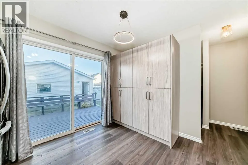 121 Martin Crossing Manor NE