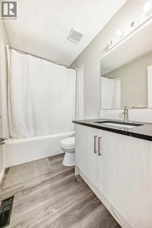 121 Martin Crossing Manor NE