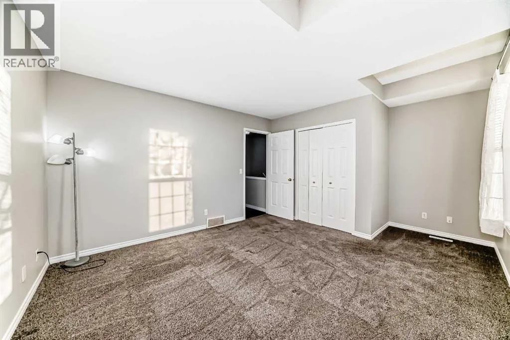 121 Martin Crossing Manor NE