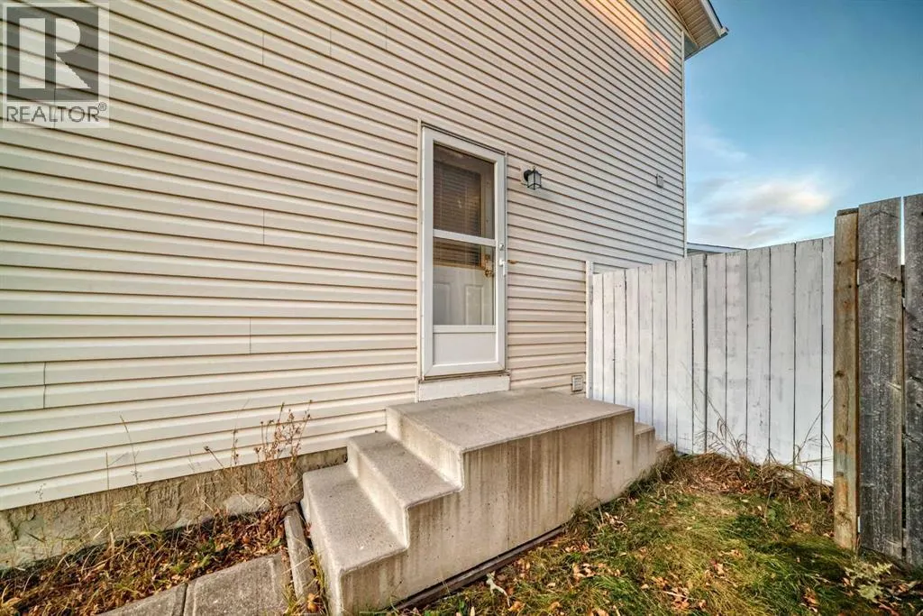 121 Martin Crossing Manor NE