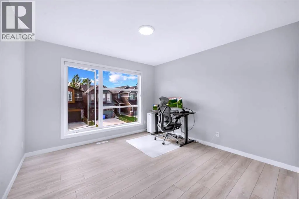 154 Silver Spruce Grove SW