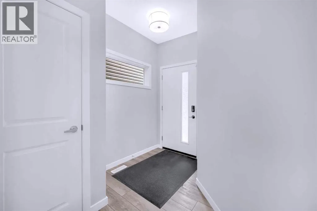 154 Silver Spruce Grove SW