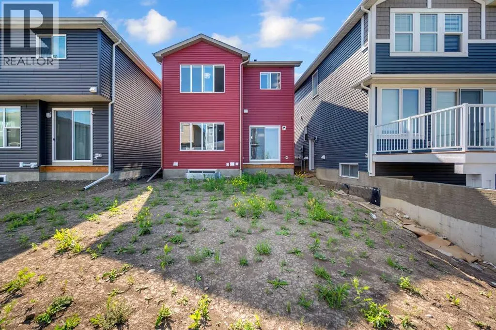 154 Silver Spruce Grove SW