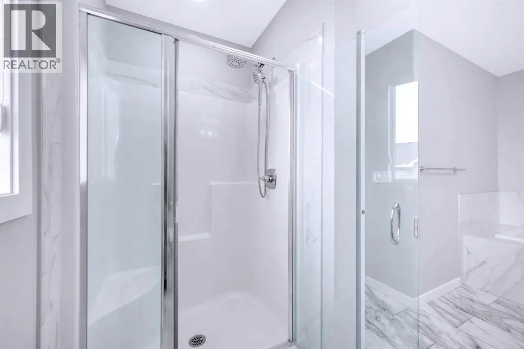 154 Silver Spruce Grove SW