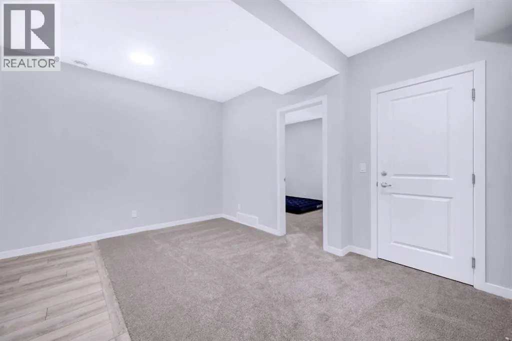 154 Silver Spruce Grove SW