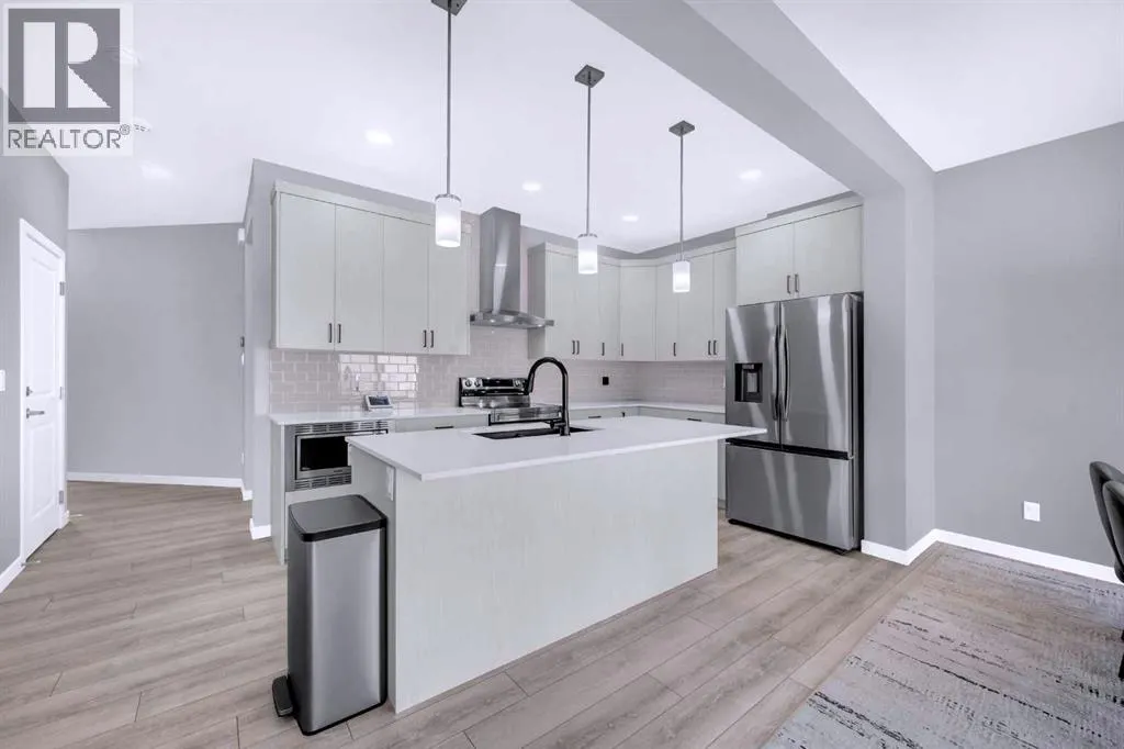 154 Silver Spruce Grove SW