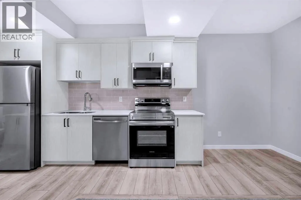 154 Silver Spruce Grove SW