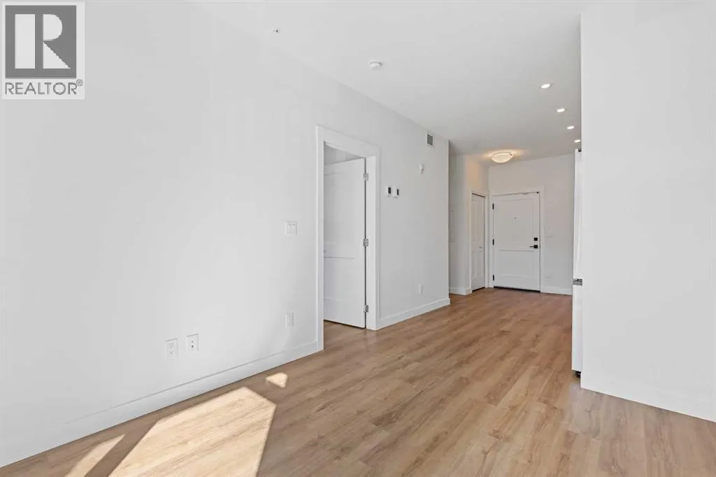 5207, 200 Seton Circle SE