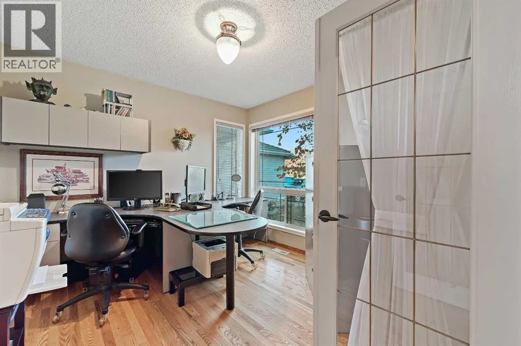 114 Valley Ponds Crescent NW