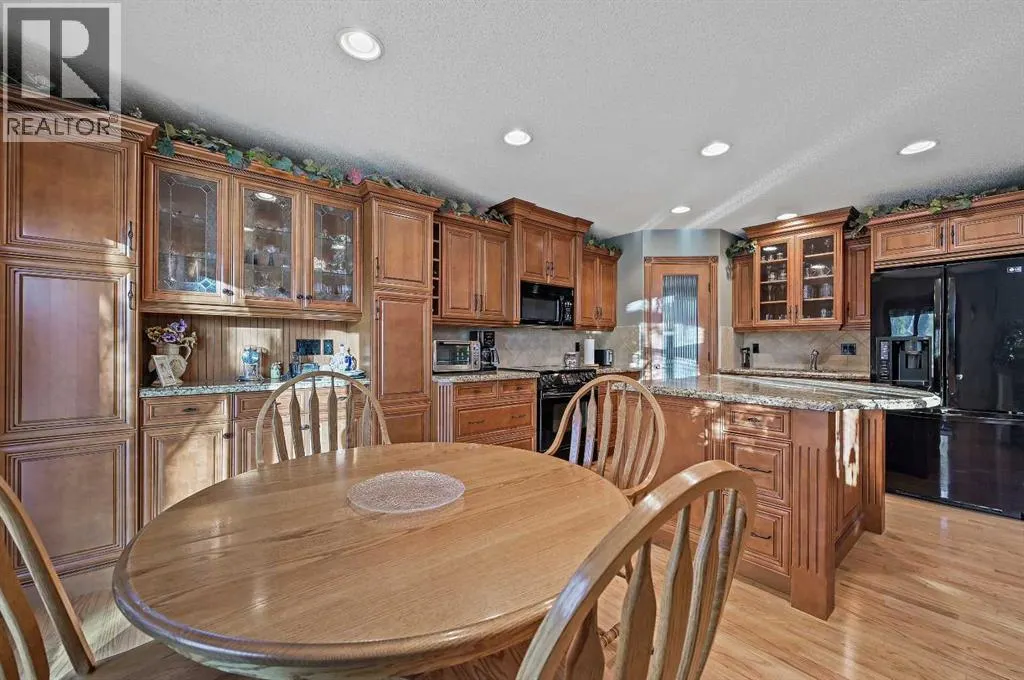 114 Valley Ponds Crescent NW