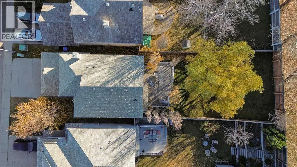 114 Valley Ponds Crescent NW