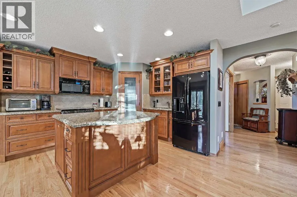 114 Valley Ponds Crescent NW