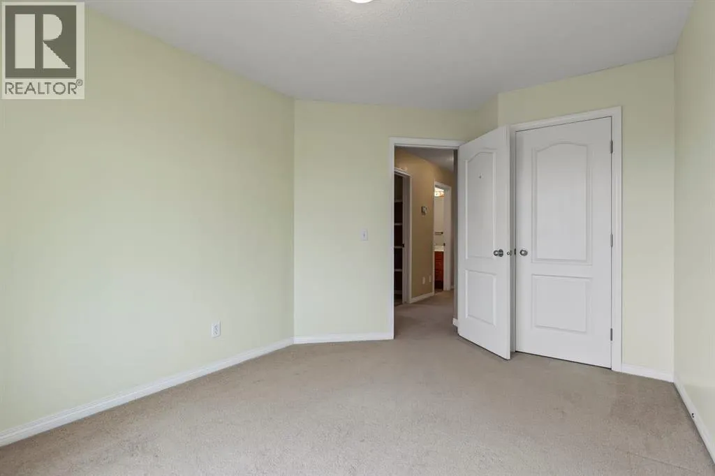 1043 Copperfield Boulevard SE