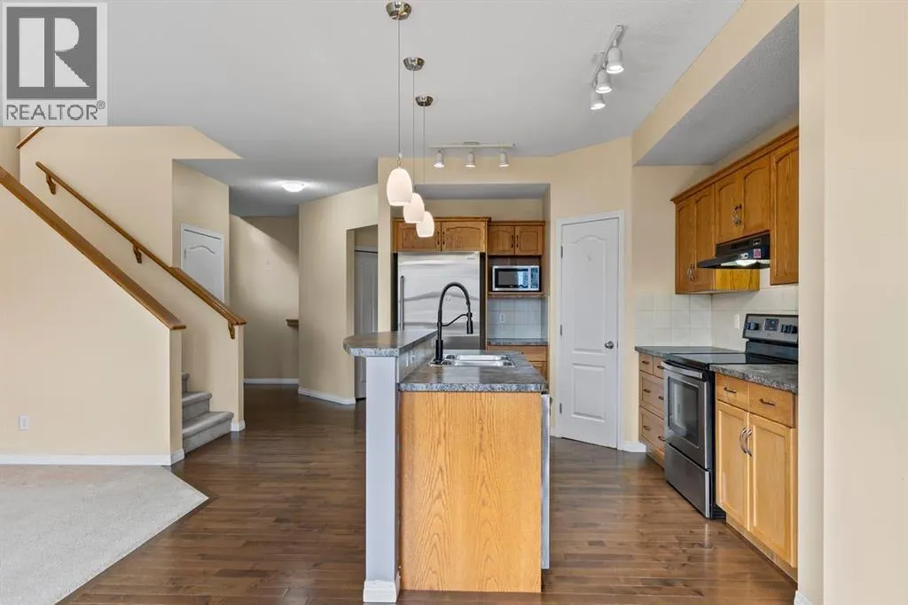 1043 Copperfield Boulevard SE