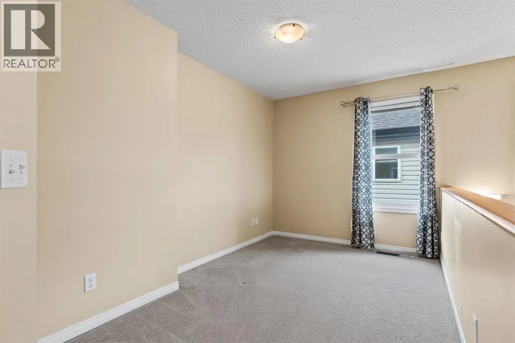 1043 Copperfield Boulevard SE