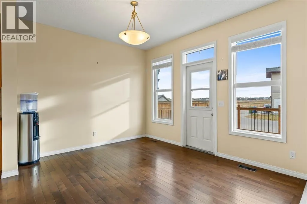 1043 Copperfield Boulevard SE