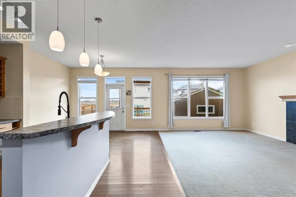 1043 Copperfield Boulevard SE