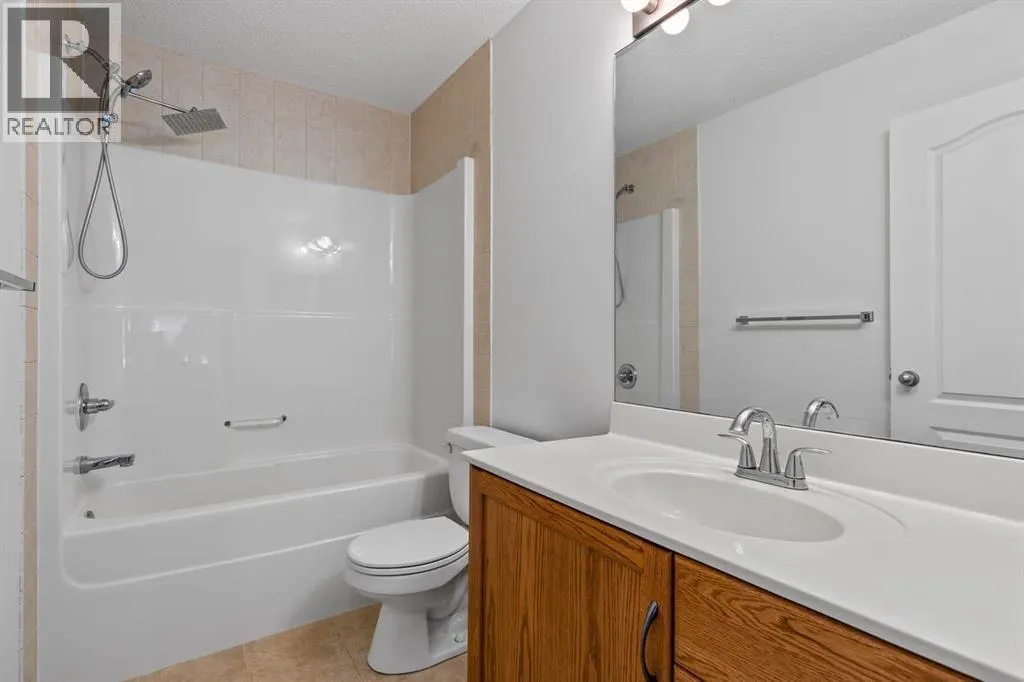 1043 Copperfield Boulevard SE