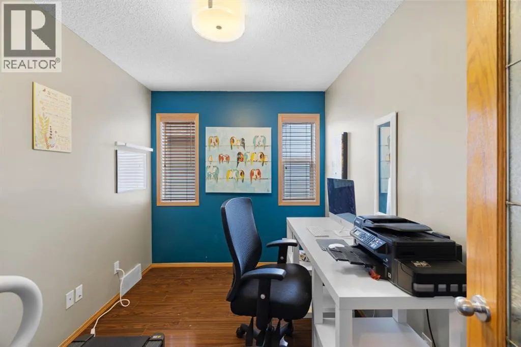 168 Fairways Drive NW