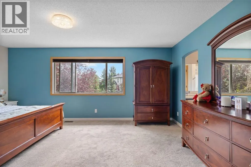 168 Fairways Drive NW