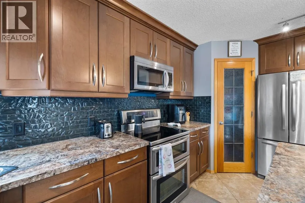 168 Fairways Drive NW