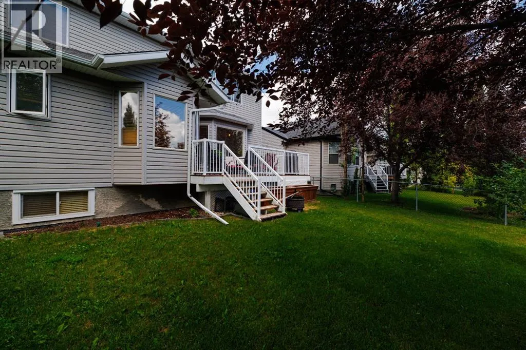 168 Fairways Drive NW