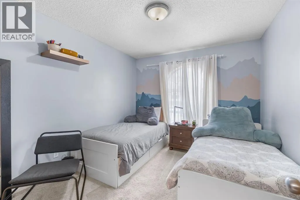 168 Fairways Drive NW