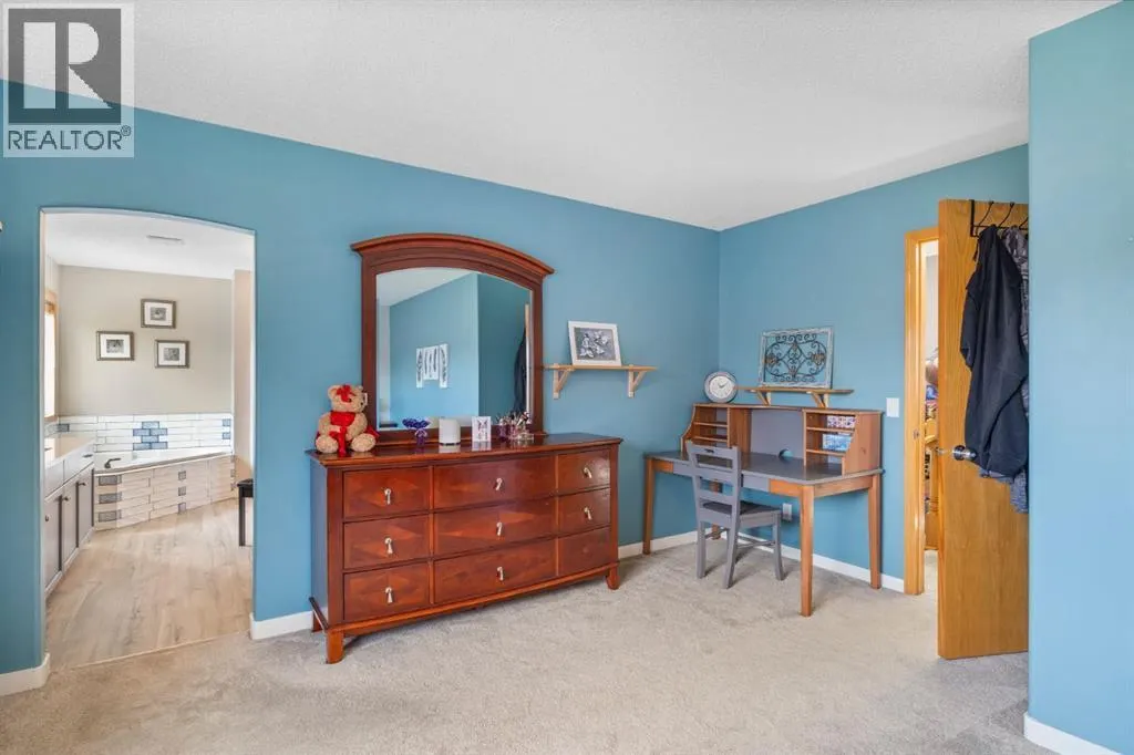 168 Fairways Drive NW