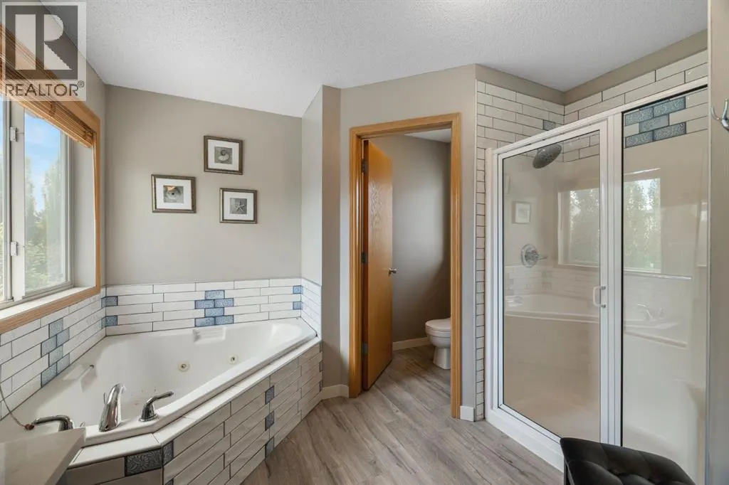 168 Fairways Drive NW