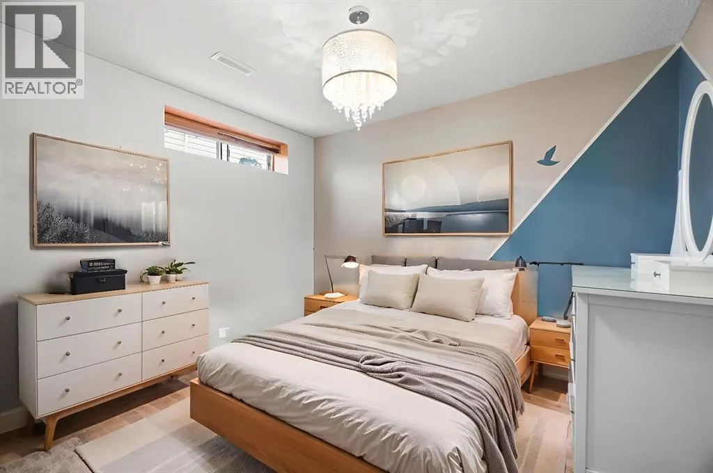 168 Fairways Drive NW