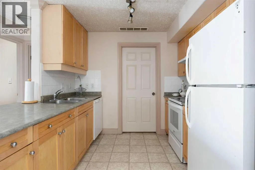 2308, 38 Riedel Street