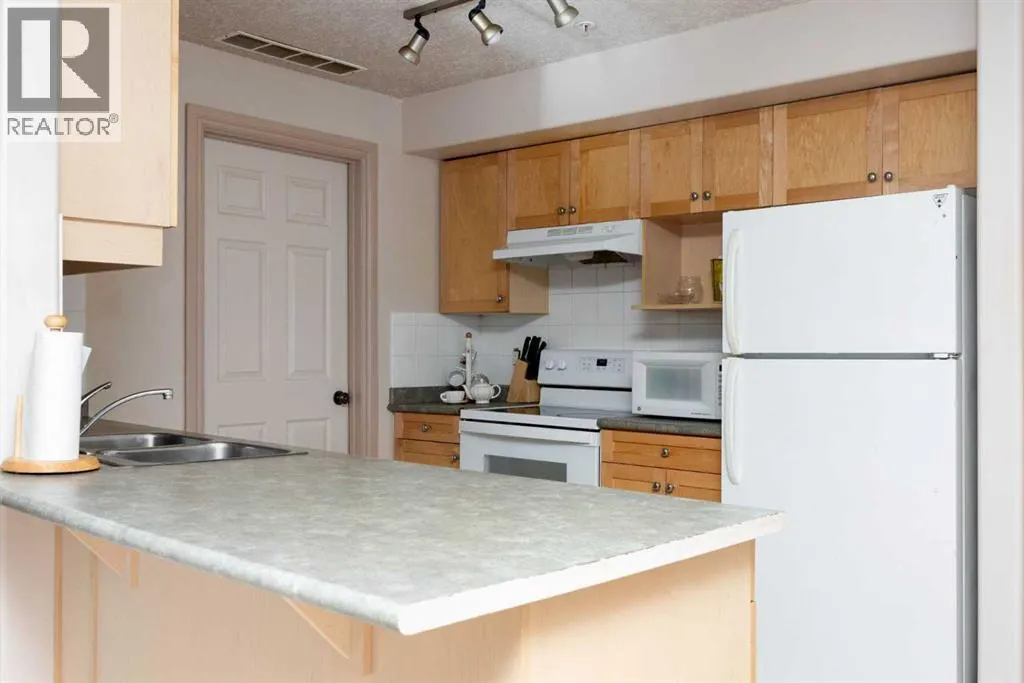 2308, 38 Riedel Street