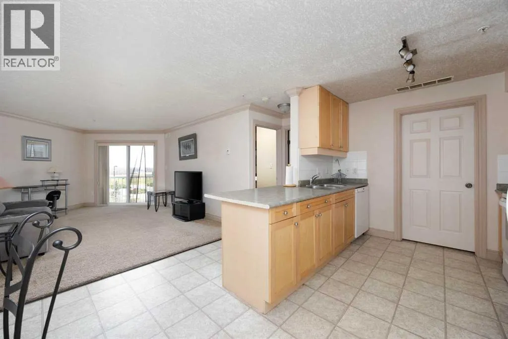 2308, 38 Riedel Street