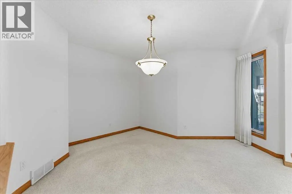 69 Scimitar Point NW