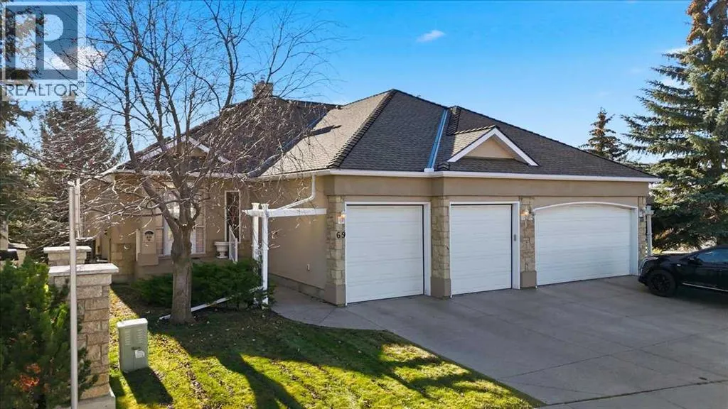 69 Scimitar Point NW