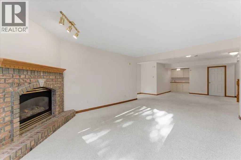 69 Scimitar Point NW