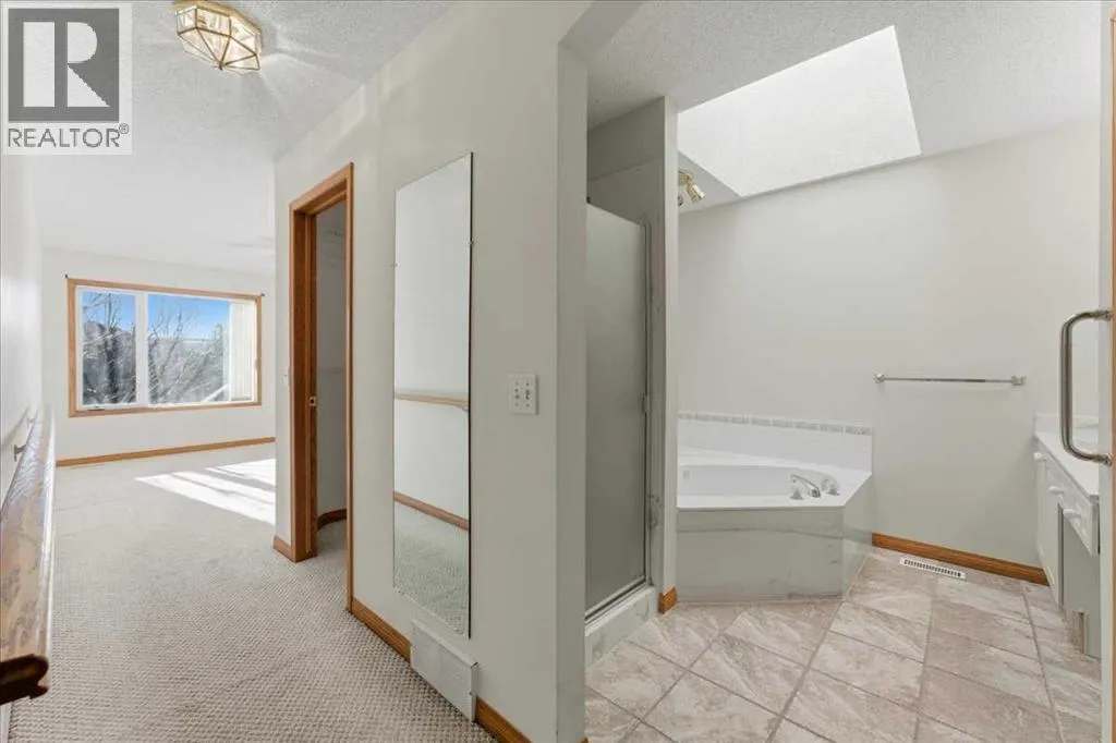 69 Scimitar Point NW