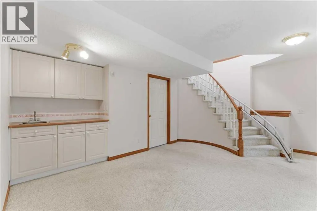 69 Scimitar Point NW