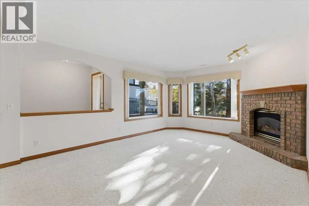 69 Scimitar Point NW