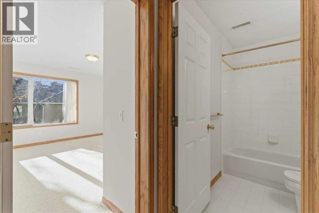 69 Scimitar Point NW