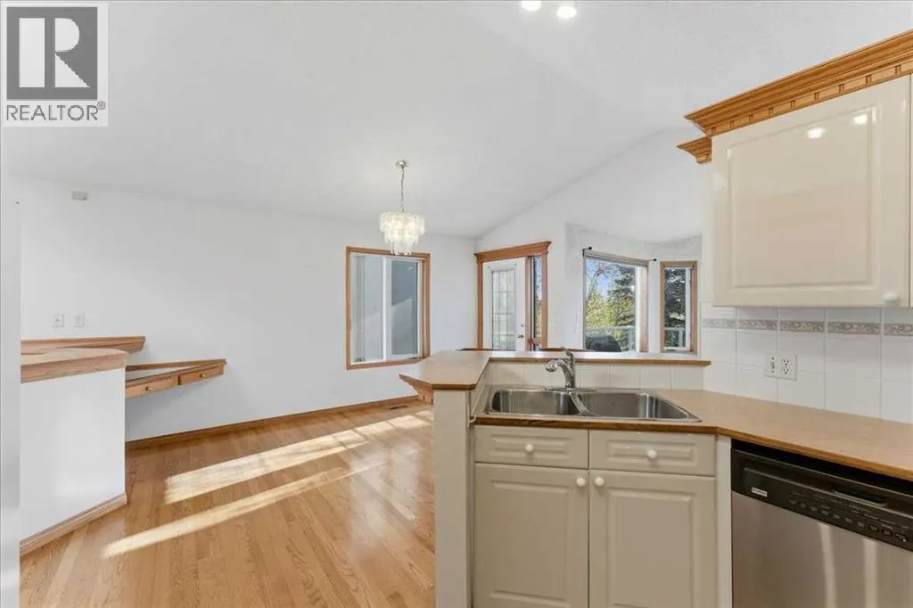 69 Scimitar Point NW