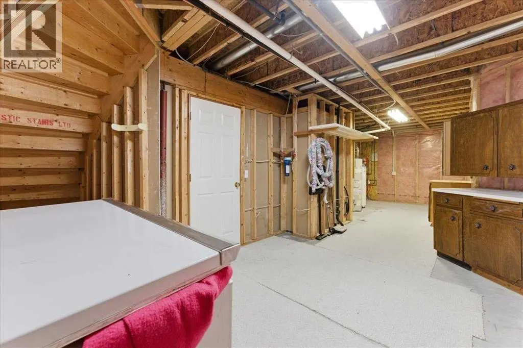 69 Scimitar Point NW