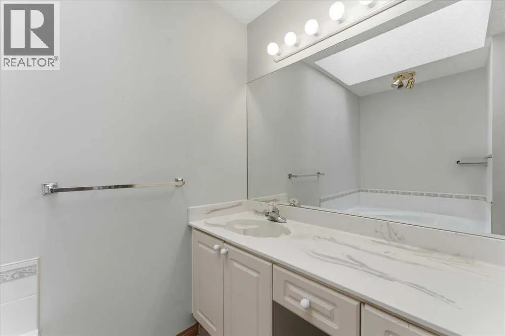 69 Scimitar Point NW