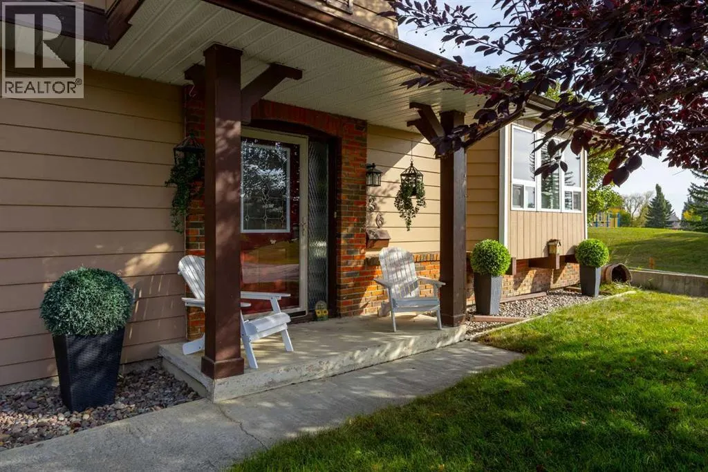 136 Parkside Crescent SE