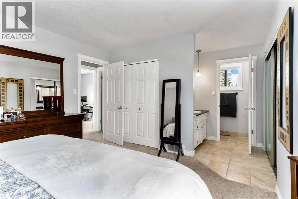 136 Parkside Crescent SE